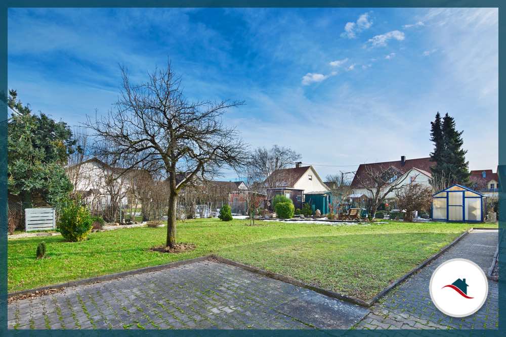 Zweifamilienhaus-Meitingen-Garten